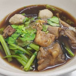 ก๋วยเตี๋ยวเนื้อบางเตย ซ.4