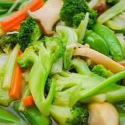 ผัดผักรวมมิตร (กับข้าว)