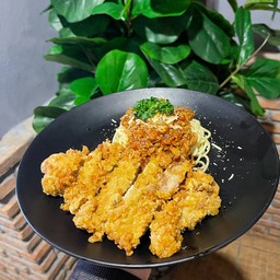 สปาเก็ตตี้ไก่ทอด