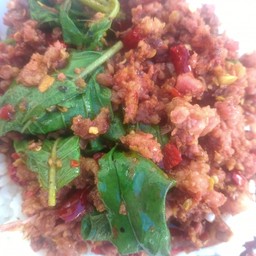 กระเพาแหนม (ไม่มีหนังหมู)