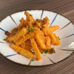 เฟร้นฟรายผัดไข่เค็ม