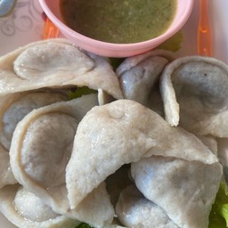 เกี๊ยวปลาลวกจิ้ม