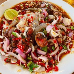 Spicy Shrimp Salad With Cockles