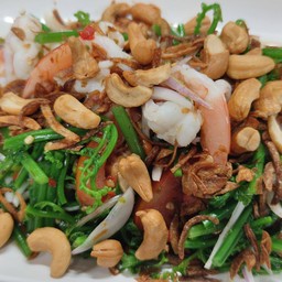 ยำผักกูดกุ้งสด