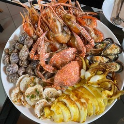 ทะเลเผารวมมิตรจานใหญ่