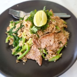 ข้าวผัดรถไฟ ปู้นๆๆ