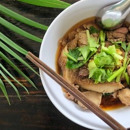 เจ๊โต เกาเหลาเนื้อ หมู แหลมฉบัง(ข้างสวนสาธารณะ) แหลมฉบัง