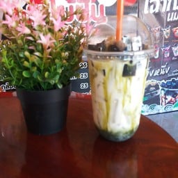 ร้านน้ำปั่น เฉาก๊วยนมสด