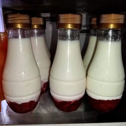 นมสดสตอเบอร์รี่