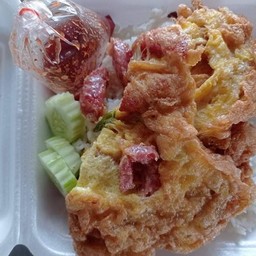 ข้าวไข่เจียวแหนม