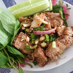 หมูกรอบแซ่บๆ