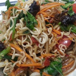 ส้มตำซั่วมาม่า