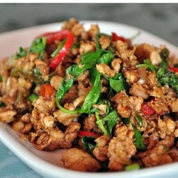 กะเพราไก่สับพริกแห้ง(กับข้าว)