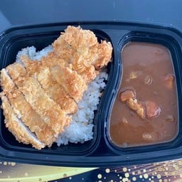 มีดี Gyoza&Curry