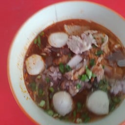ร้านป้าสาวก๋วยเตี๋ยวตามสั่ง