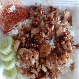 ข้าวหมูทอดกระเทียม