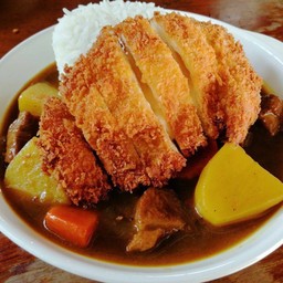 ข้าวแกงกะหรี่ญี่ปุ่น-หมูทอดชีส