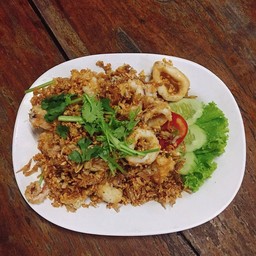 หมึกทอดกระเทียม