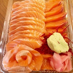 ซาซิมิแซลมอน (500 กรัม)