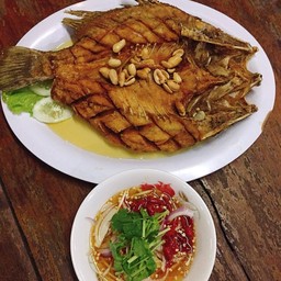 ปลากะพงทอดน้ำปลา