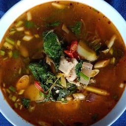 มิตรภาพลาบยโส