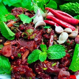 ร้านลาบมอหลังดาน(เขียงเนื้อหน้่าวัดปู่เผย)