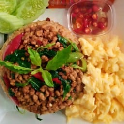 ชุดข้าวกระเพราคลุกหมูสับ+ไข่กวน