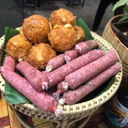 แม่ศรียำข้าวทอด ตลาดบ้านคุณพ่อ
