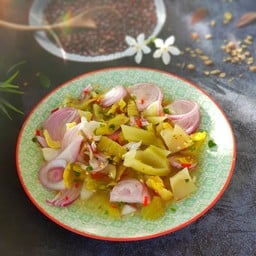 ยำผักกาดดอง