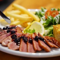 Hello Steak มาบยางพร