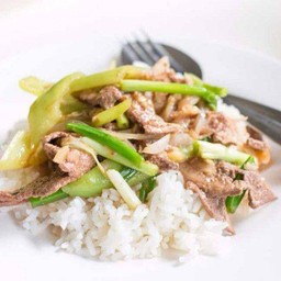 ข้าวราดหมู ผัดพริกหยวก ไข่ดาว