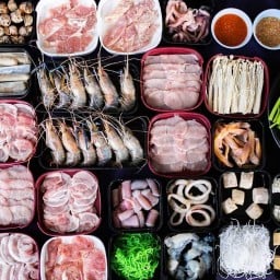 ปลาเผา และ แซ่บอีสาน