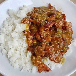 ข้าวหมูทอด+น้ำจิ้มซีฟู้ด+ฟรีน้ำซุป