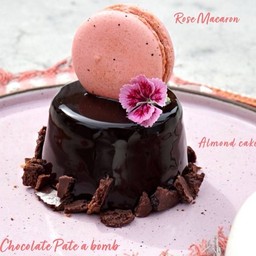 เอะ บอมเบ่ มูส มัด