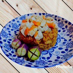 ข้าวผัดน้ำพริกเผาไข่เค็ม