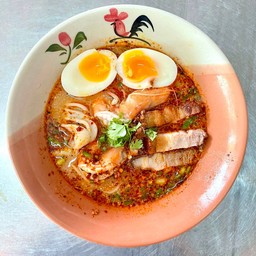 ก๋วยเตี๋ยวต้มยำมะนาวไข่ยางมะตูมทะเลเดือด