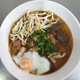 ก๋วยจั๊บญวนมุกดาหารกะต้มเส้นขอนแก่น(มหาราช)