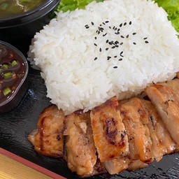 ข้าวหน้าหมูย่าง