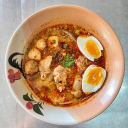 ก๋วยเตี๋ยวต้มยำไข่ยางมะตูม