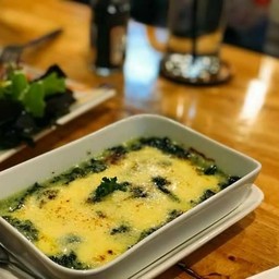 ผักโขมอบชีส