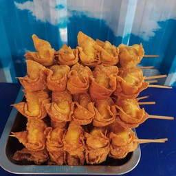 เกี้ยวไส้ลูกชิ้น