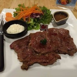 สเต็กเนื้อเซอร์ลอย Beef steak