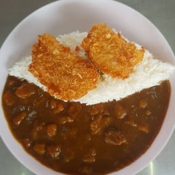 ข้าวแกงกะหรี่ญี่ปุ่น ปลาทอดเกร็ดขนมปัง