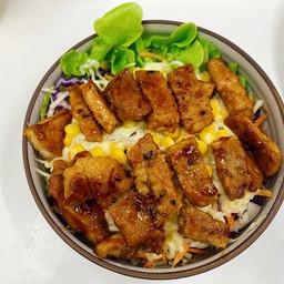 สลัดหมูย่างบาบีคิว