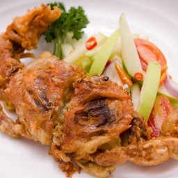 ปูนิ่มทอดยำแอปเปิ้ลเขียว