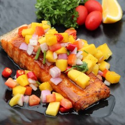 แซลม่อนย่างแซลซ่ามะม่วงสุก