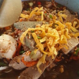 ก๋วยเตี๊ยวโป๊กเป๊ก หมูน้ำตก หมูต้มยำ เนื้อน้ำตก (ปากซอยวัดมะขาม)