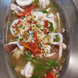 ปลาหมึกนึ่งมะนาว