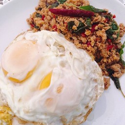 ข้าวราดกระเพราไข่ยักษ์+3