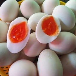 หญิงหมูปิ้งโบราณ